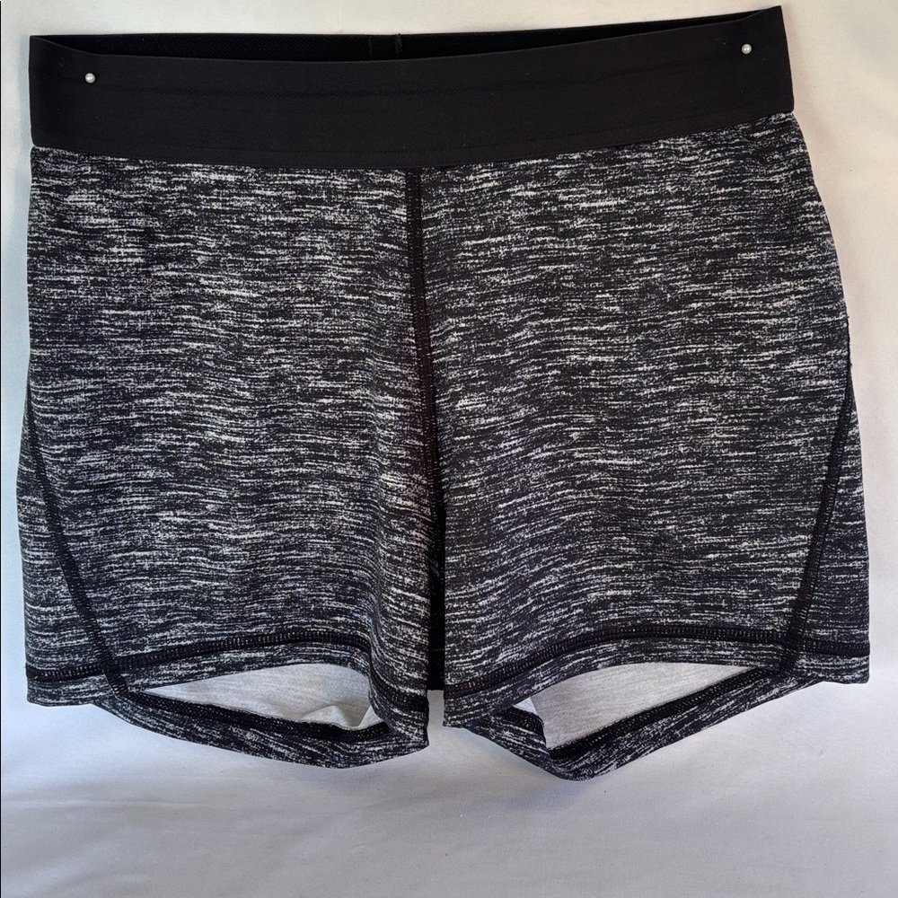 GENTLY WORN VICTORIA’s SECRET THE PLAYER HOT SHORT/ MINI SHORT BLACK HEATHERED M